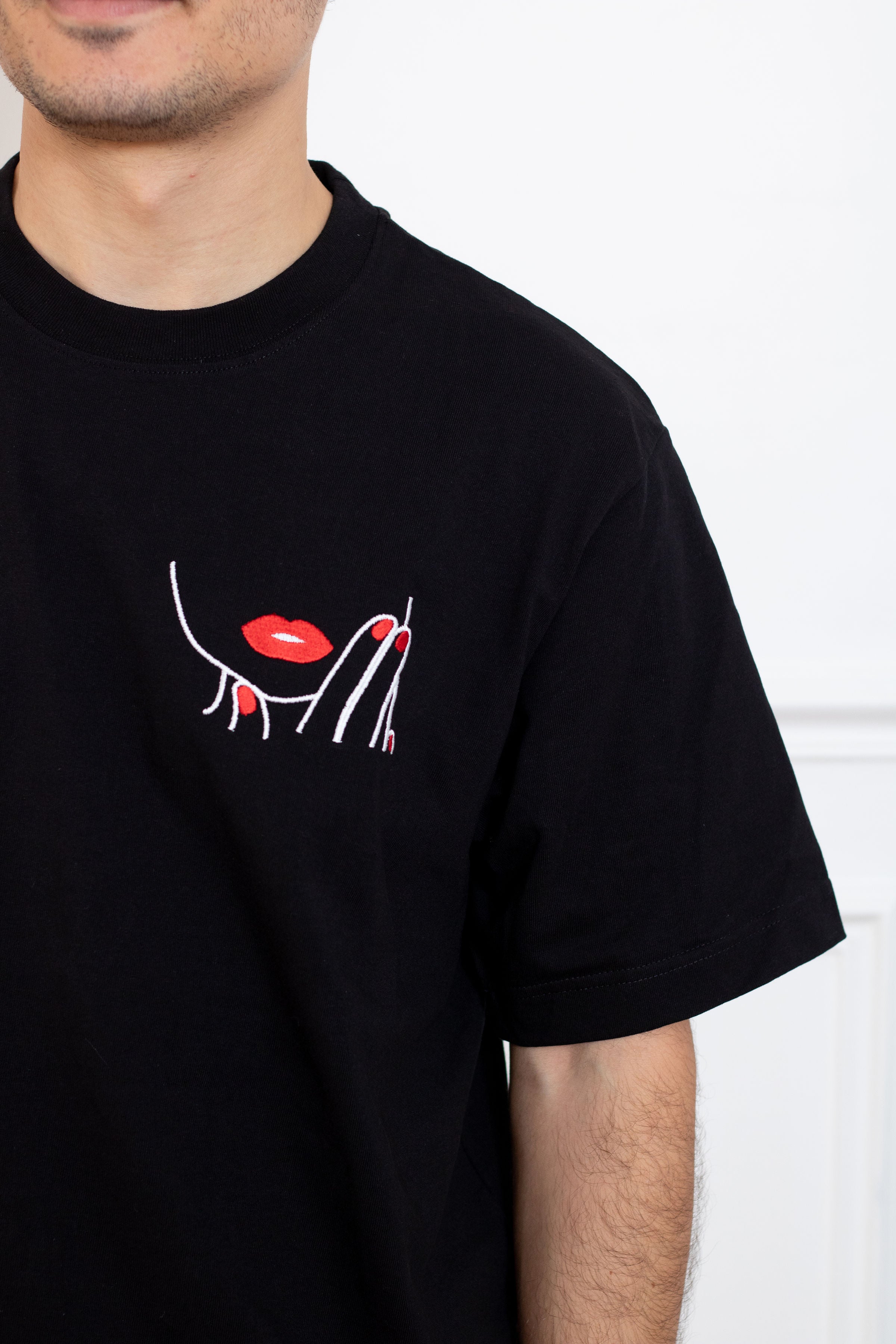 TEE-SHIRT NOIR LEVRES